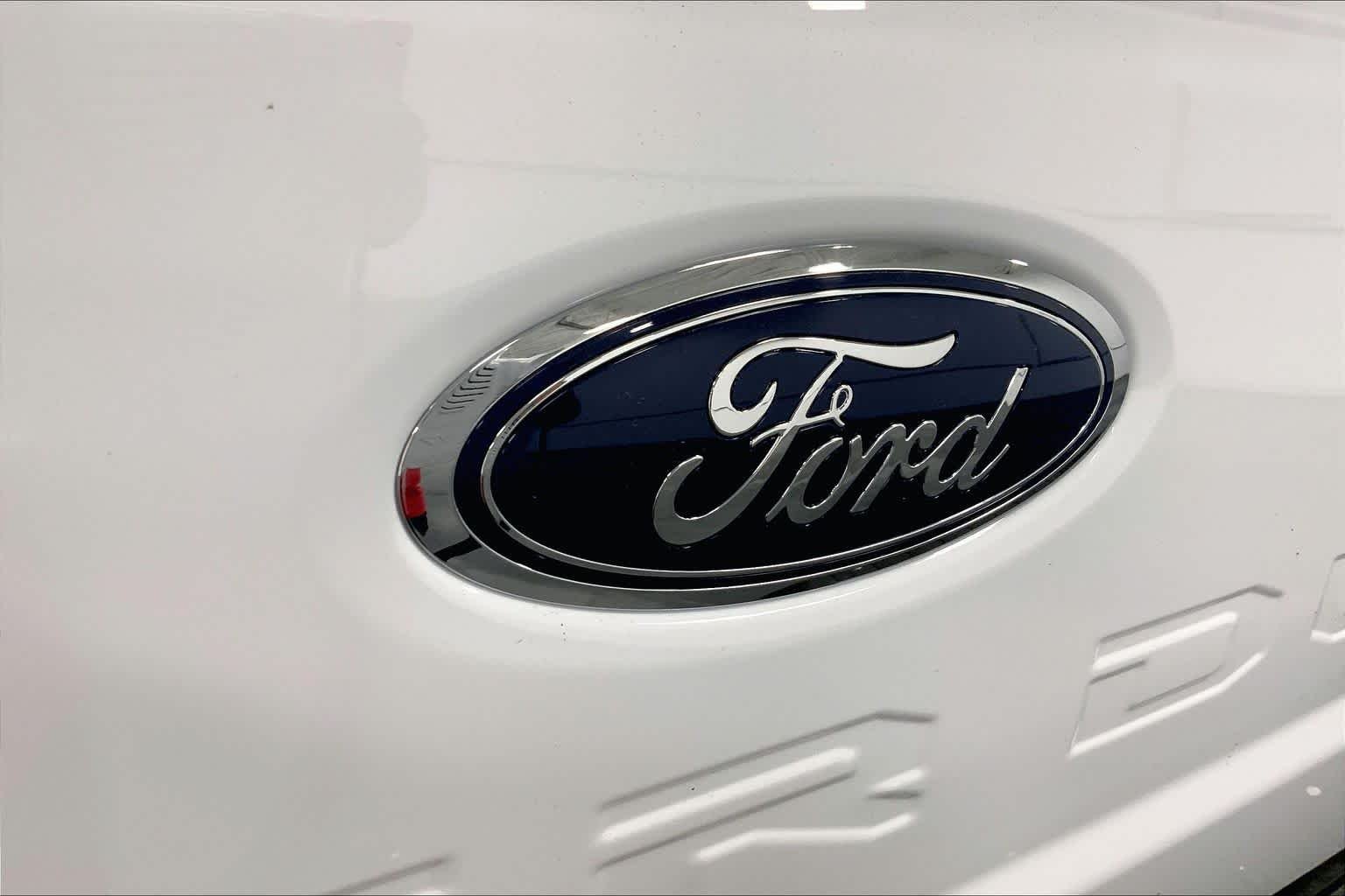 New 2026 Oxford White Ford F-350® XLT image 12