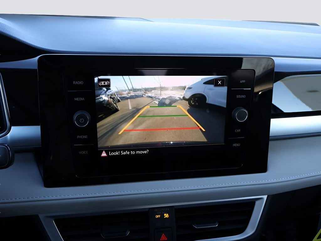 2025 Volkswagen Taos SE - Photo 25