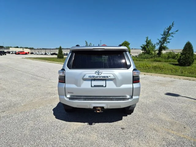 Used 2019 Silver Toyota SR5 Premium image 6
