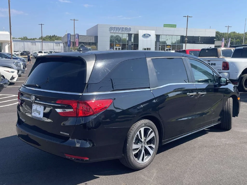 Certified Used 2022  Honda Touring image 3