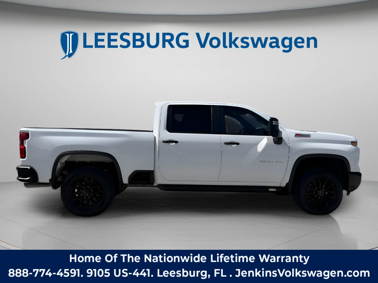 Used 2025 Summit White Chevrolet Custom image 3