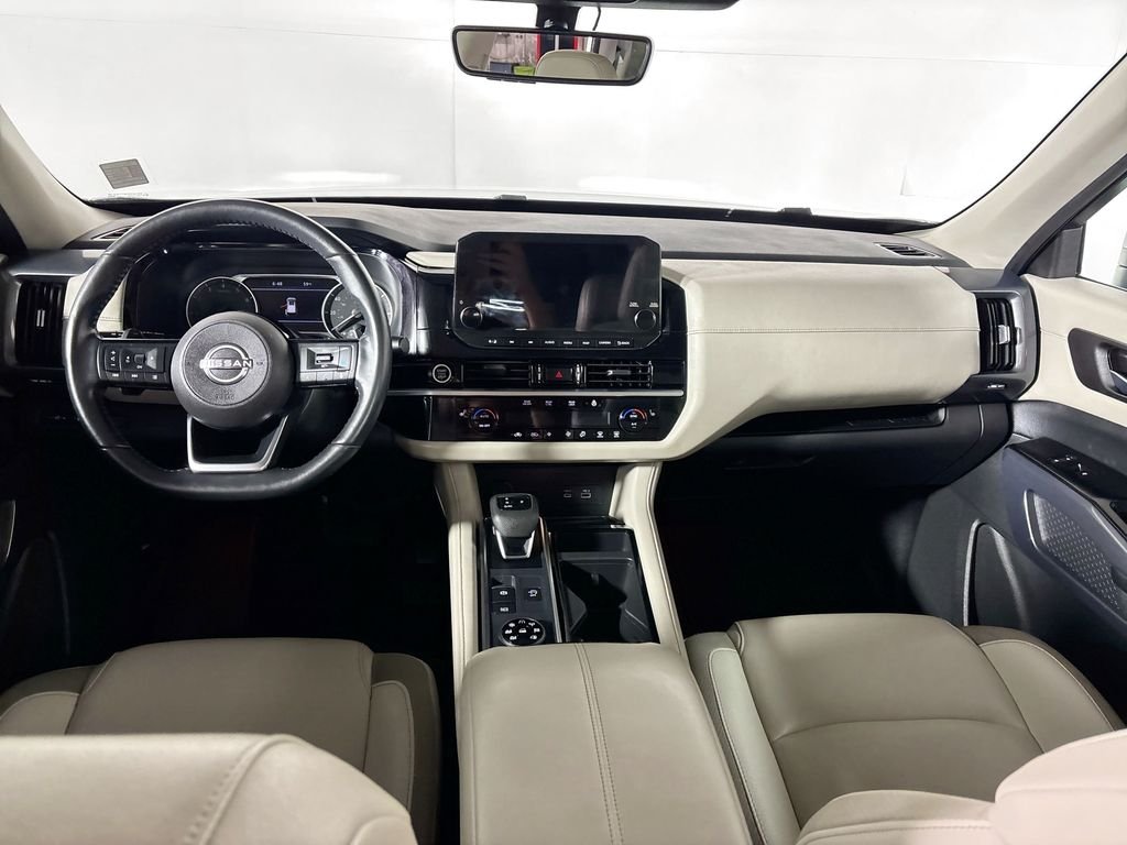 Used 2023 White Nissan SL image 12