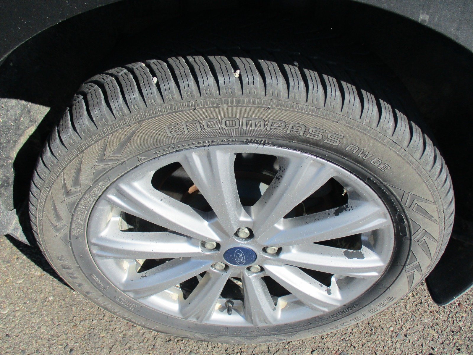Used 2017 SILVER Ford Titanium image 4