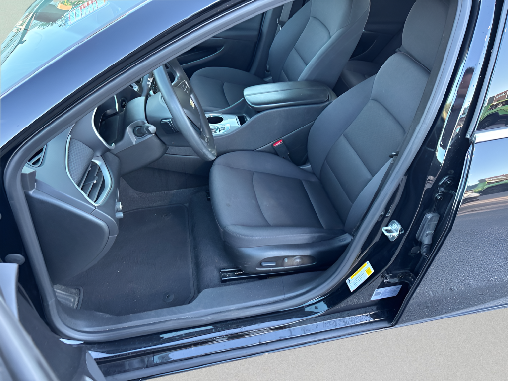 Used 2024 Black Chevrolet LT image 10