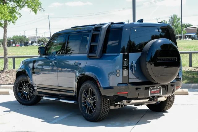 New 2026 Tasman Blue Land Rover X-Dynamic SE image 13