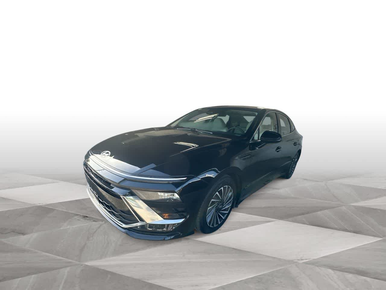 Certified Used 2025 Abyss Black Hyundai SEL image 4