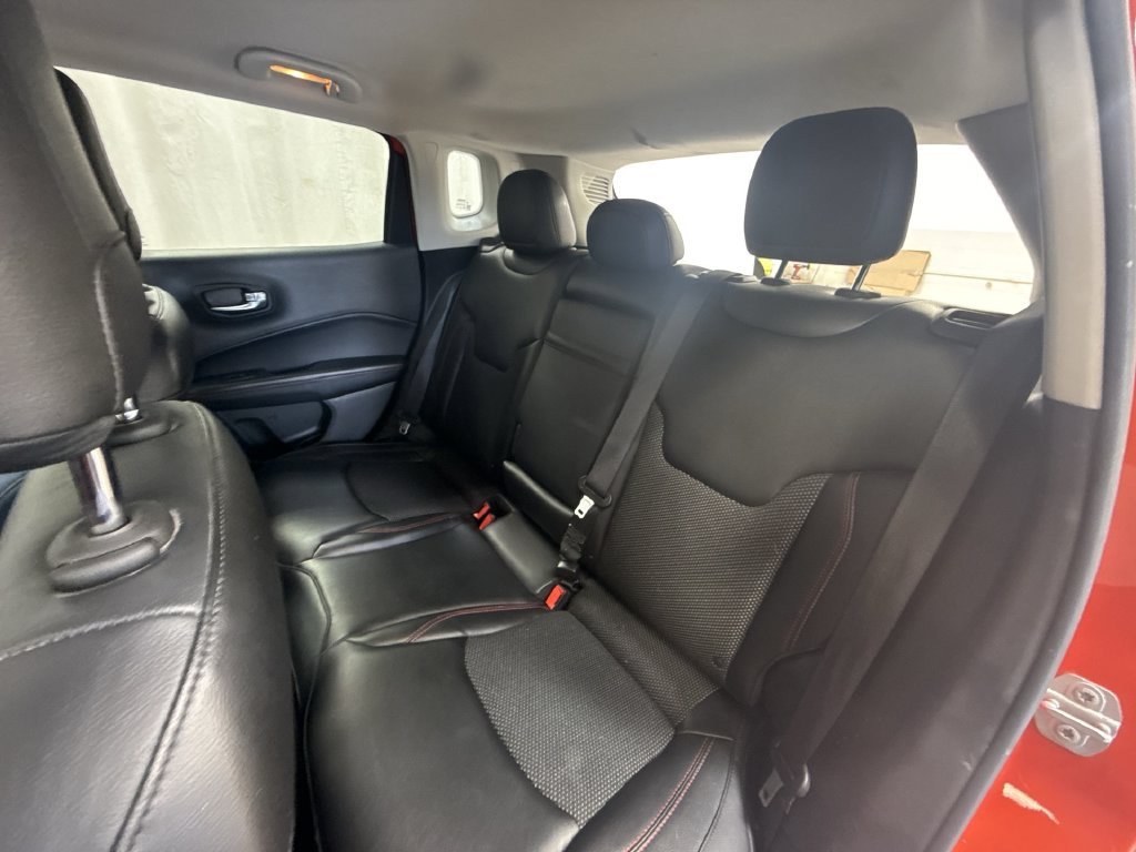 Used 2018 Spitfire Orange Clearcoat Jeep Trailhawk image 33