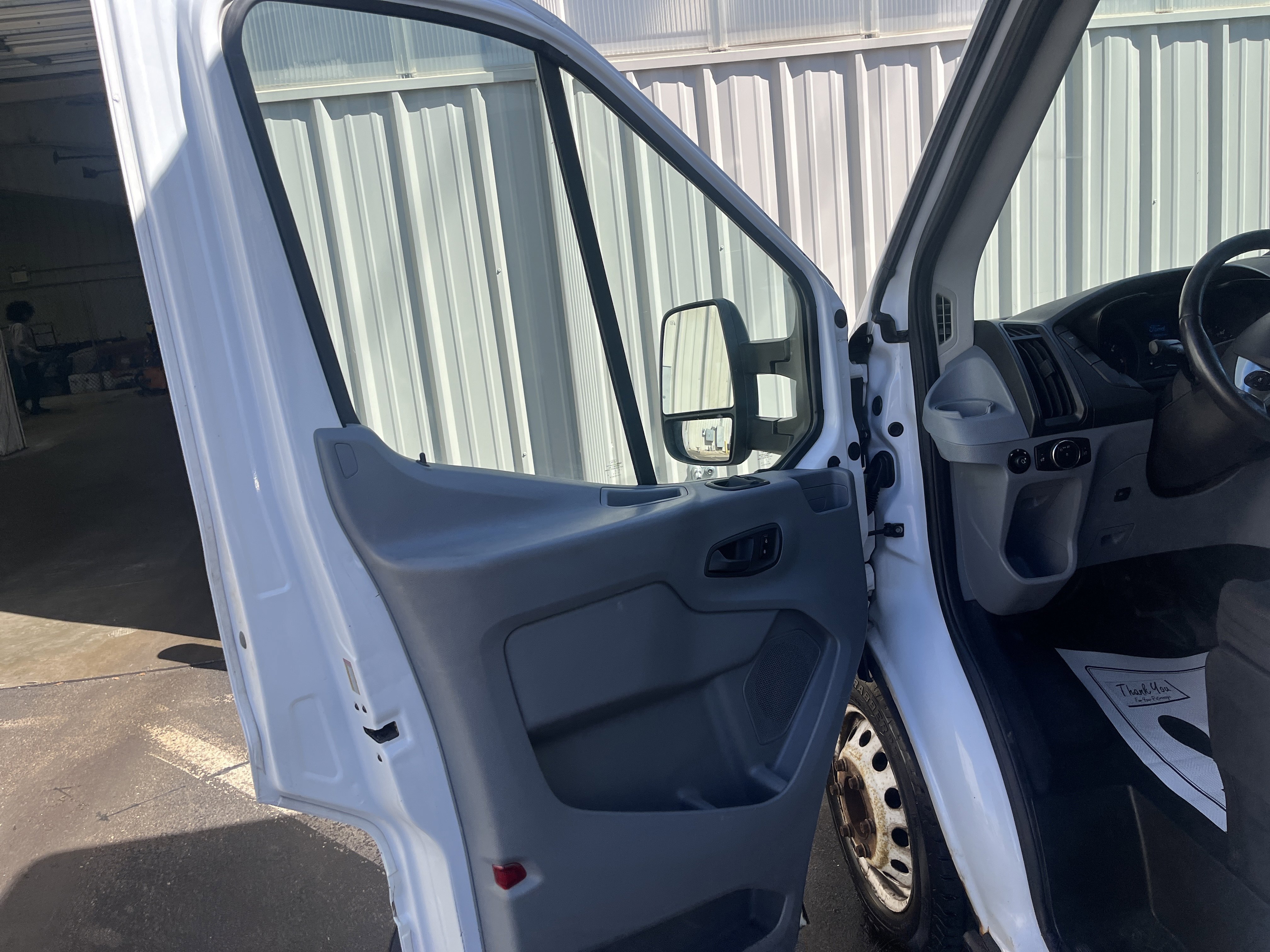 Used 2016  Ford T350HD image 8
