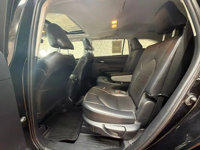 Used 2021 Black Toyota XLE image 16
