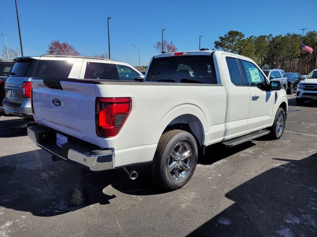 New 2025 Oxford White Ford XLT image 33