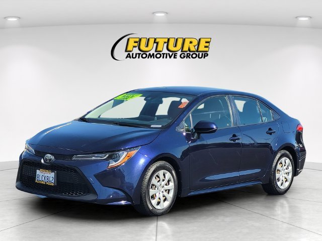 Used 2020  Toyota LE image 5