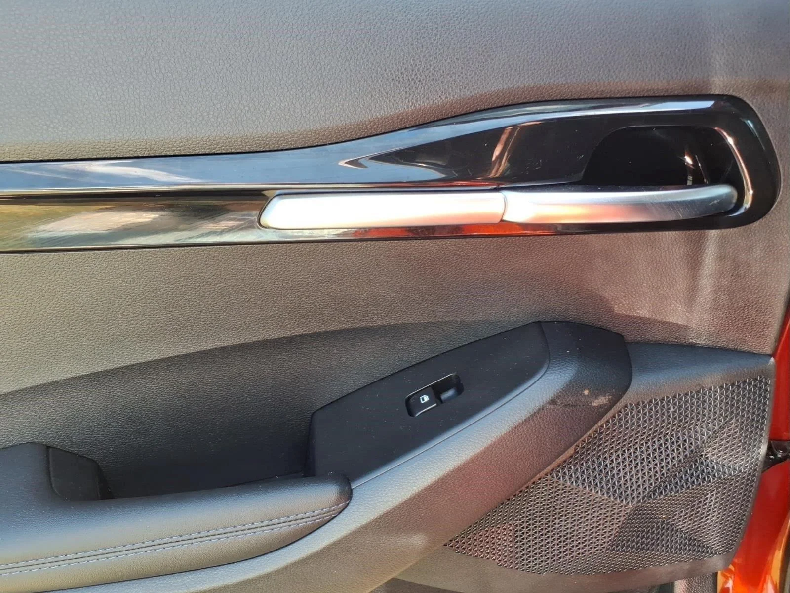 Used 2023 Mars Orange Kia Nightfall image 15