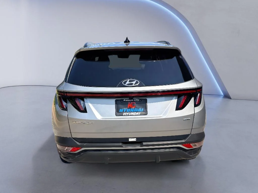 Used 2024 Shimmering Silver Hyundai SEL image 4