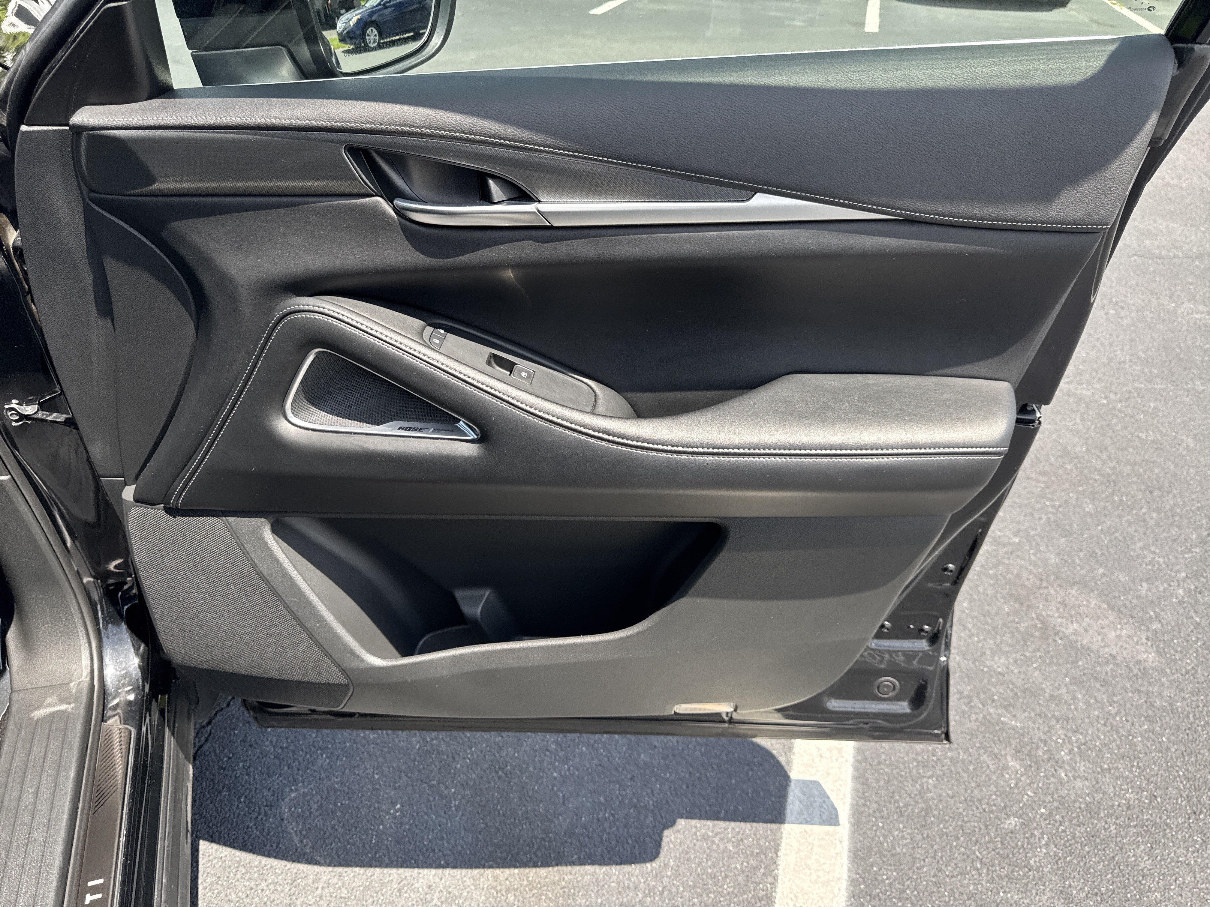 Used 2025 Mineral Black INFINITI LUXE image 40