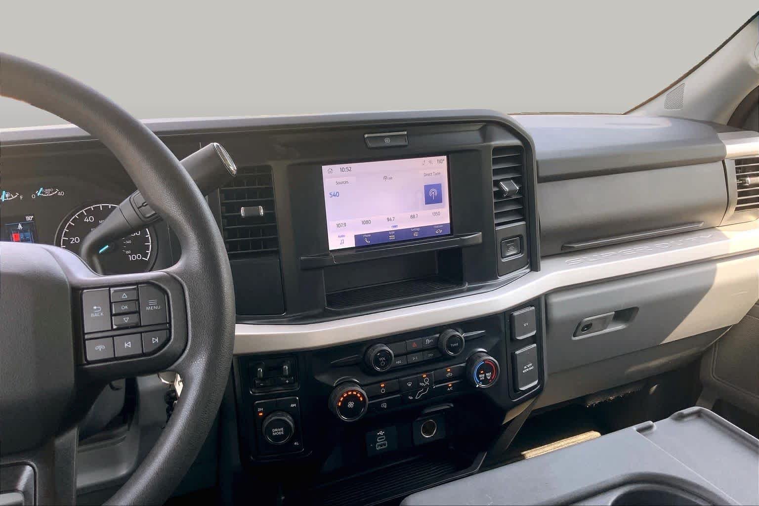 Used 2026 Oxford White Ford XLT image 7