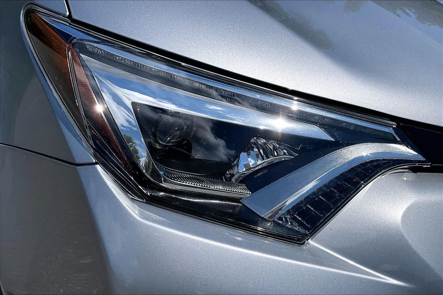 Used 2018 Silver Sky Metallic Toyota Hybrid SE image 27