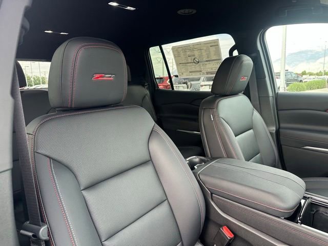 New 2026 Mosaic Black Metallic Chevrolet Z71 image 18