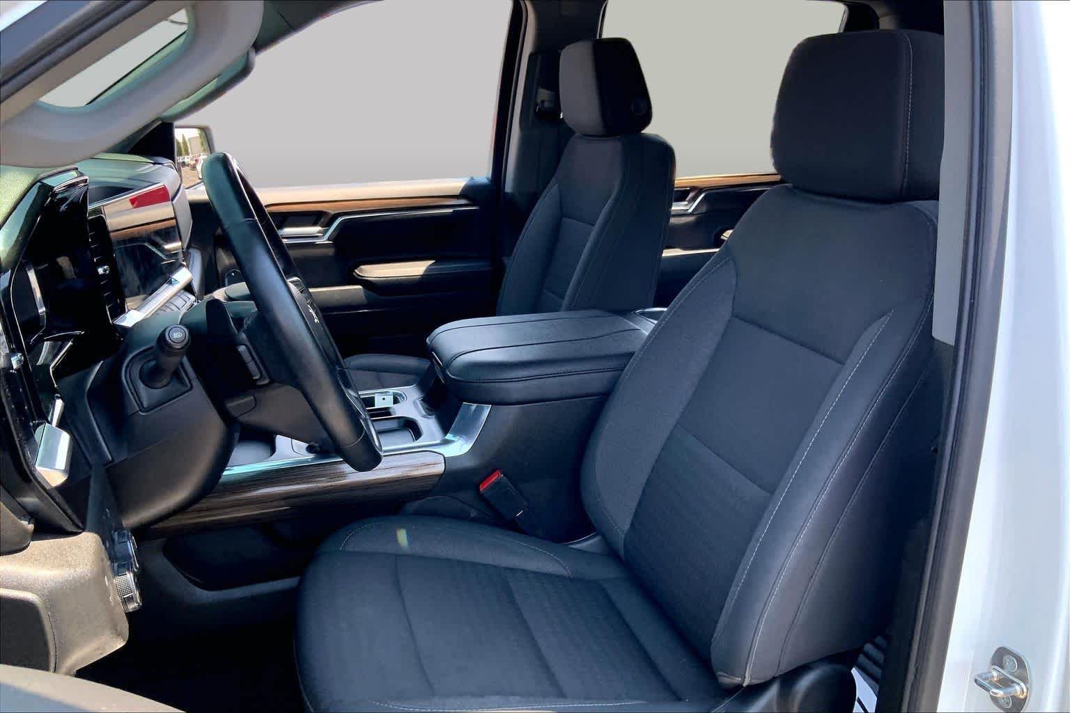 Used 2023 Summit White Chevrolet RST image 9