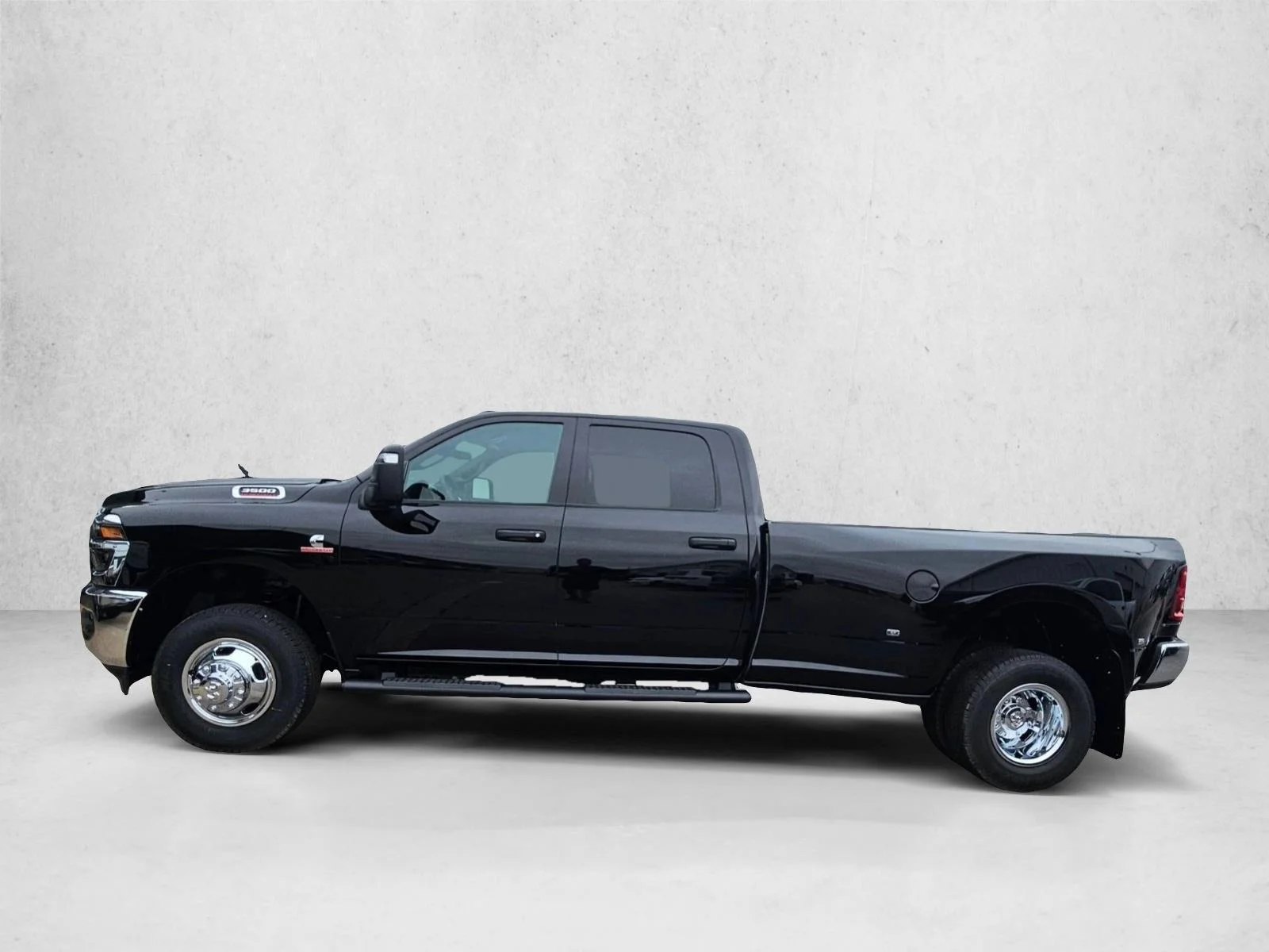 New 2026 Diamond Black Crystal Pearlcoat Ram Tradesman image 5