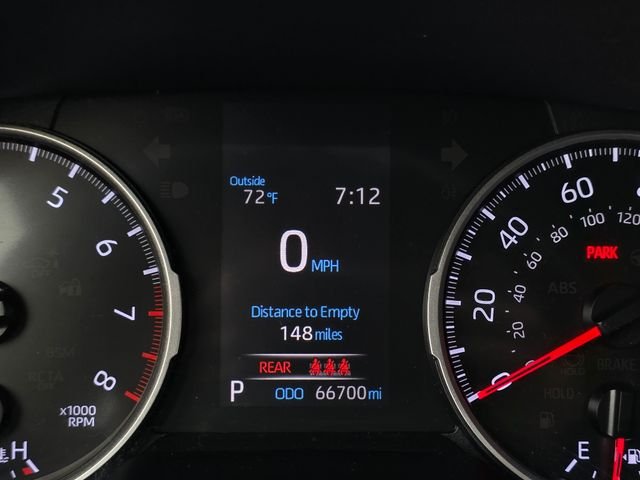 Used 2021 Pearl Toyota LE image 28