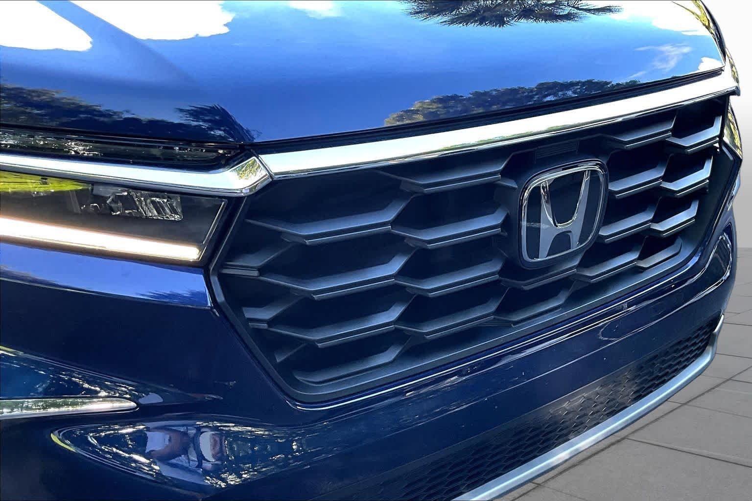 2025 Honda Pilot EX-L - Photo 28