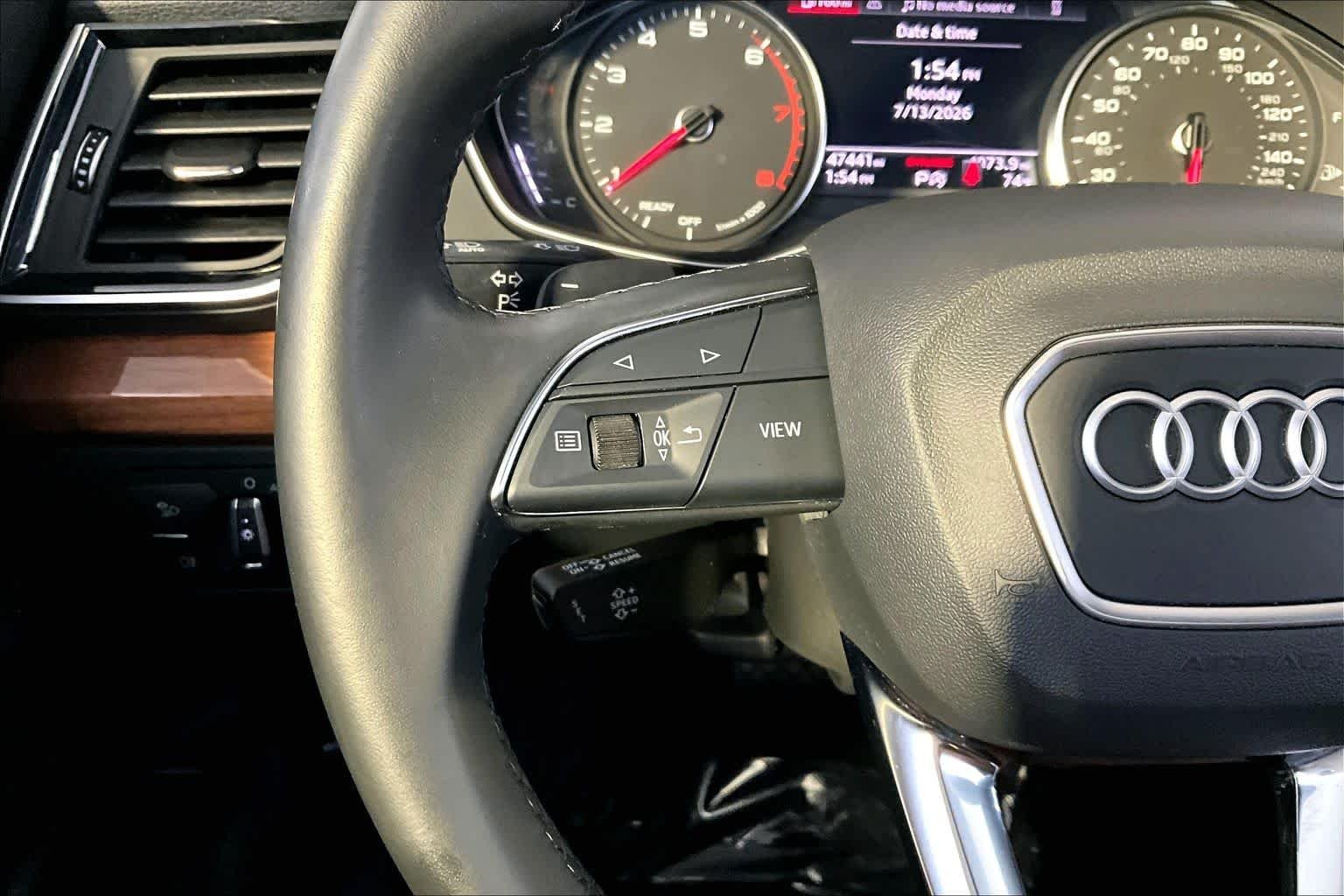 Used 2022 Daytona Gray Pearl Effect Audi S line Premium image 24