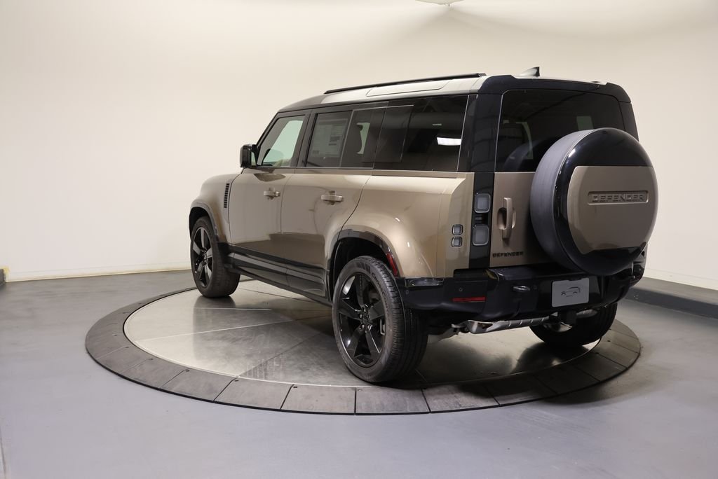 2026 Land Rover Defender X-Dynamic SE - Photo 3