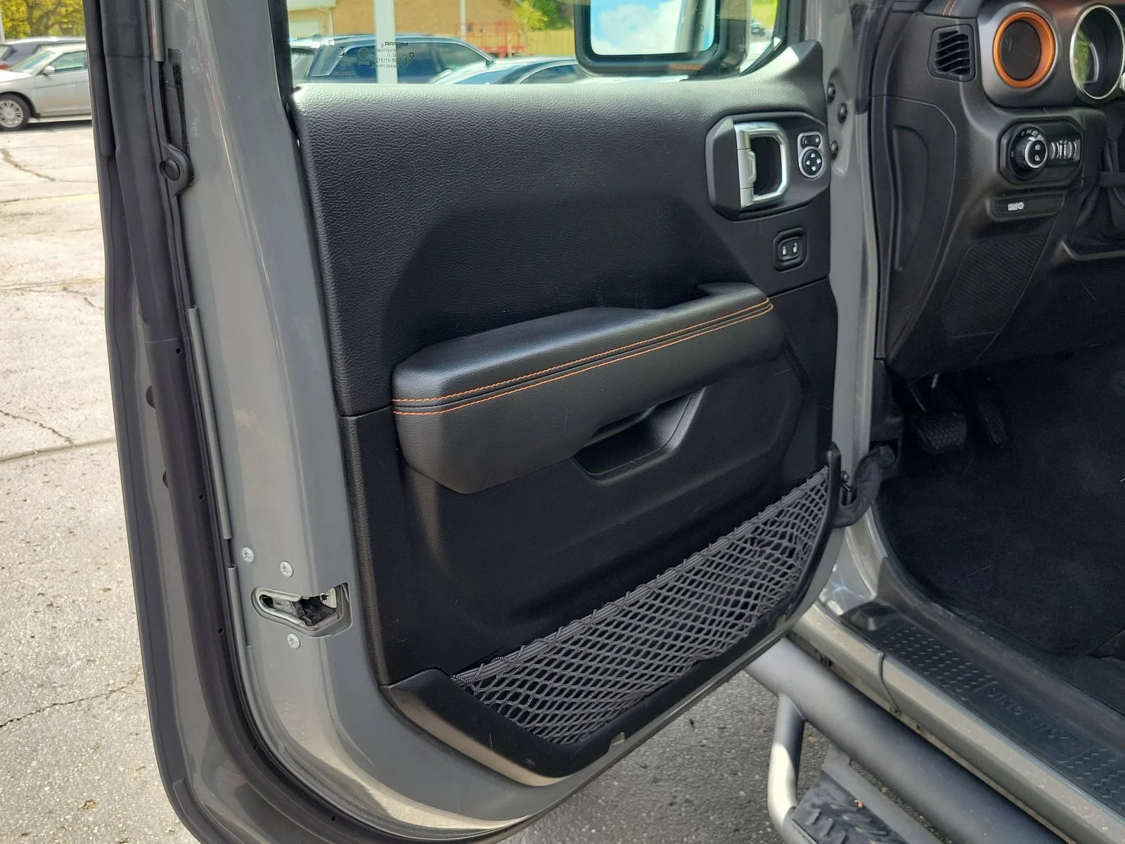 Used 2021 Gray Clearcoat Jeep Mojave image 8