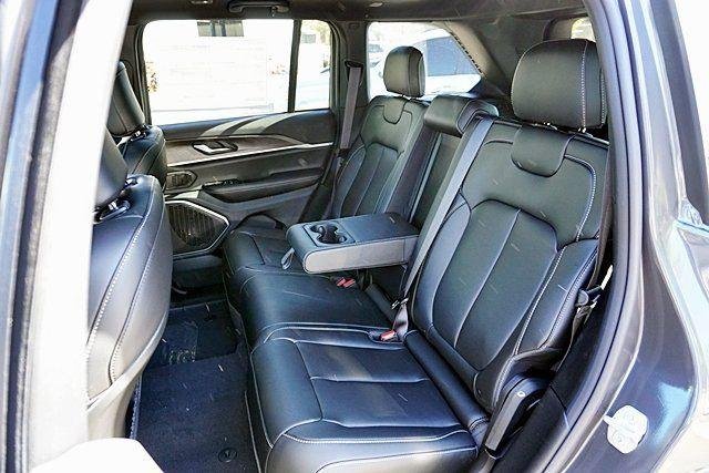New 2026 Baltic Gray Metallic Clear-Coat Exterior Paint Jeep Limited image 21