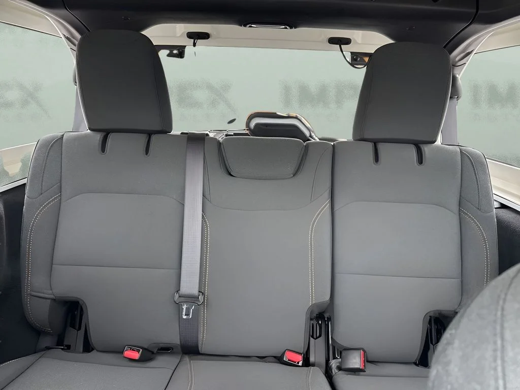 Used 2025 White Jeep Sport S image 10