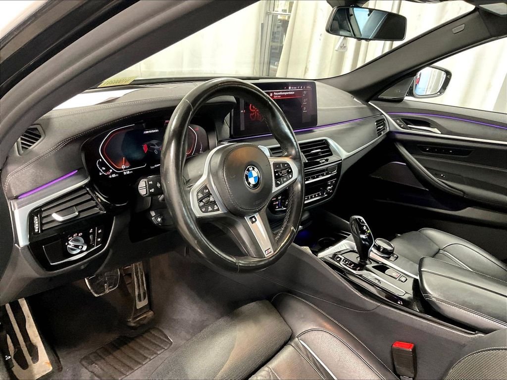 Used 2022 Black BMW M550i xDrive image 8