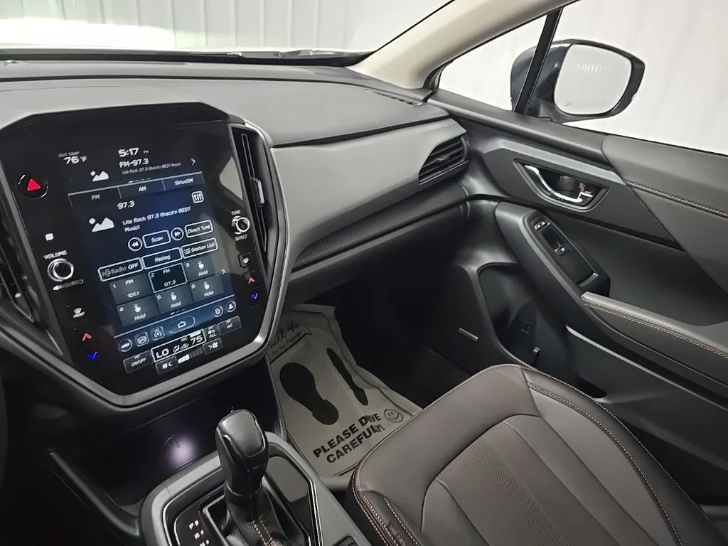 Used 2025 Crystal White Pearl Subaru Limited image 26