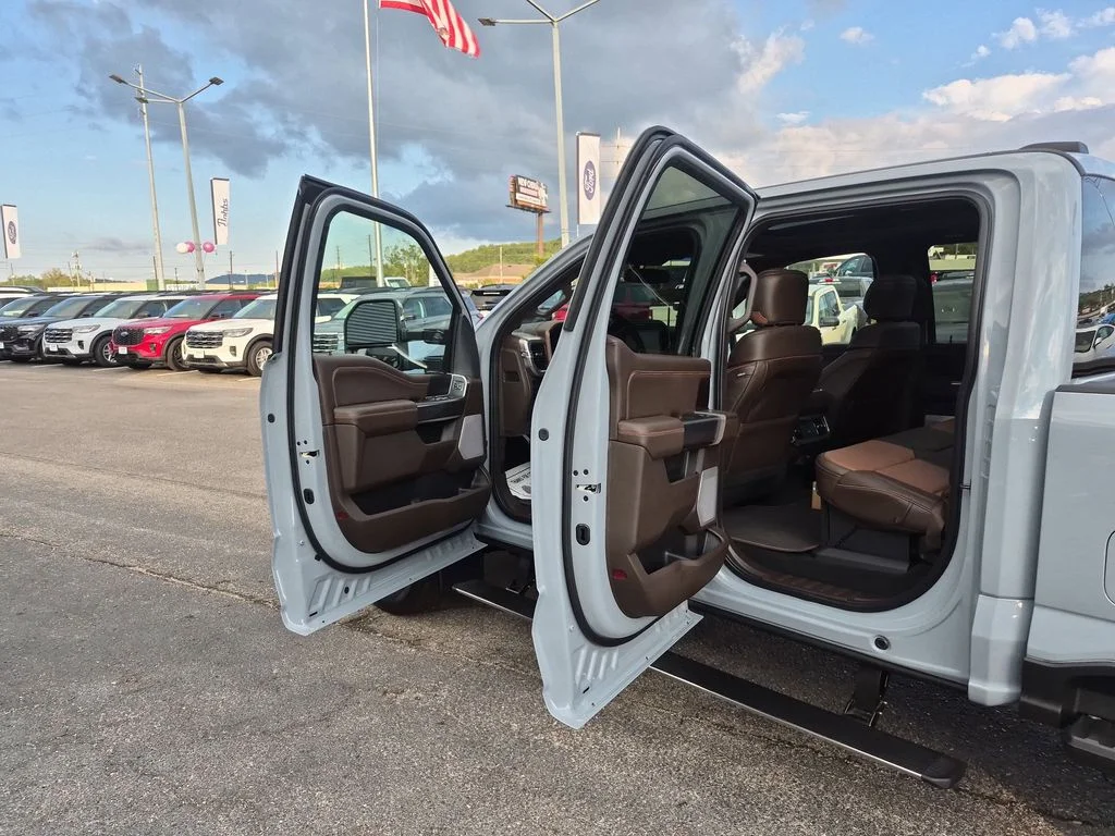 New 2026 Glacier Gray Metallic Tri-Coat Ford F-350® King Ranch® image 23