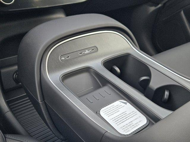 New 2026 White Hyundai SEL FWD image 36