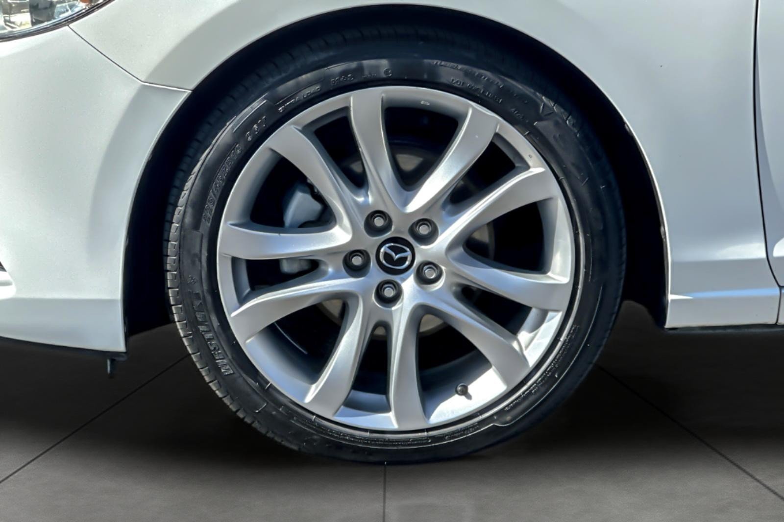 Used 2016 SNOWFLAKE WHITE PEAR Mazda i Touring image 24