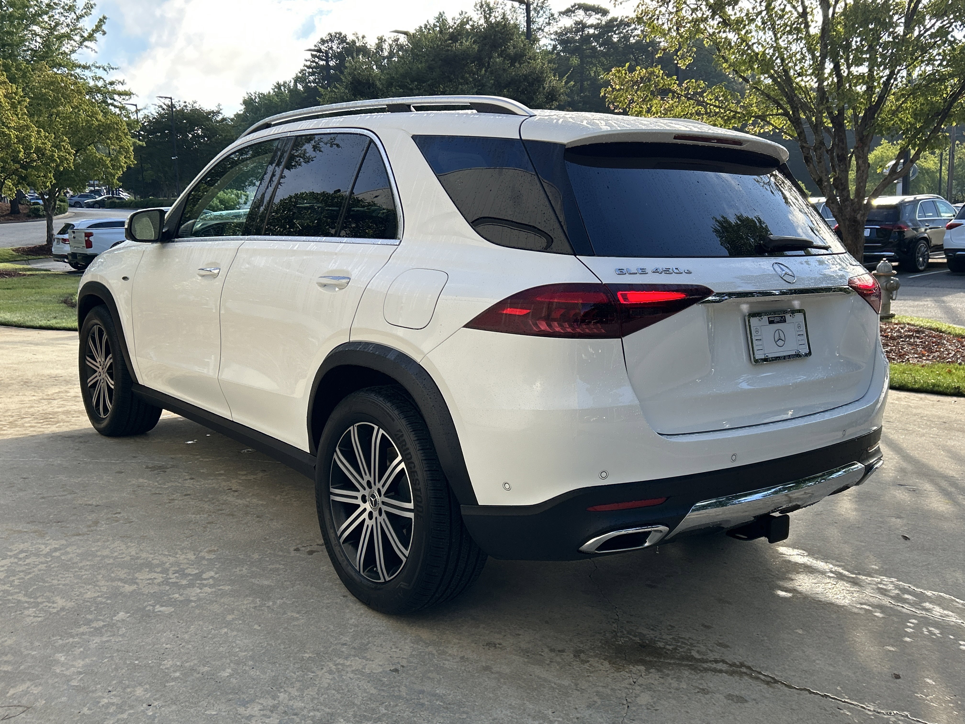 Certified Used 2025 Polar White Mercedes-Benz GLE 450e 4MATIC® SUV image 22