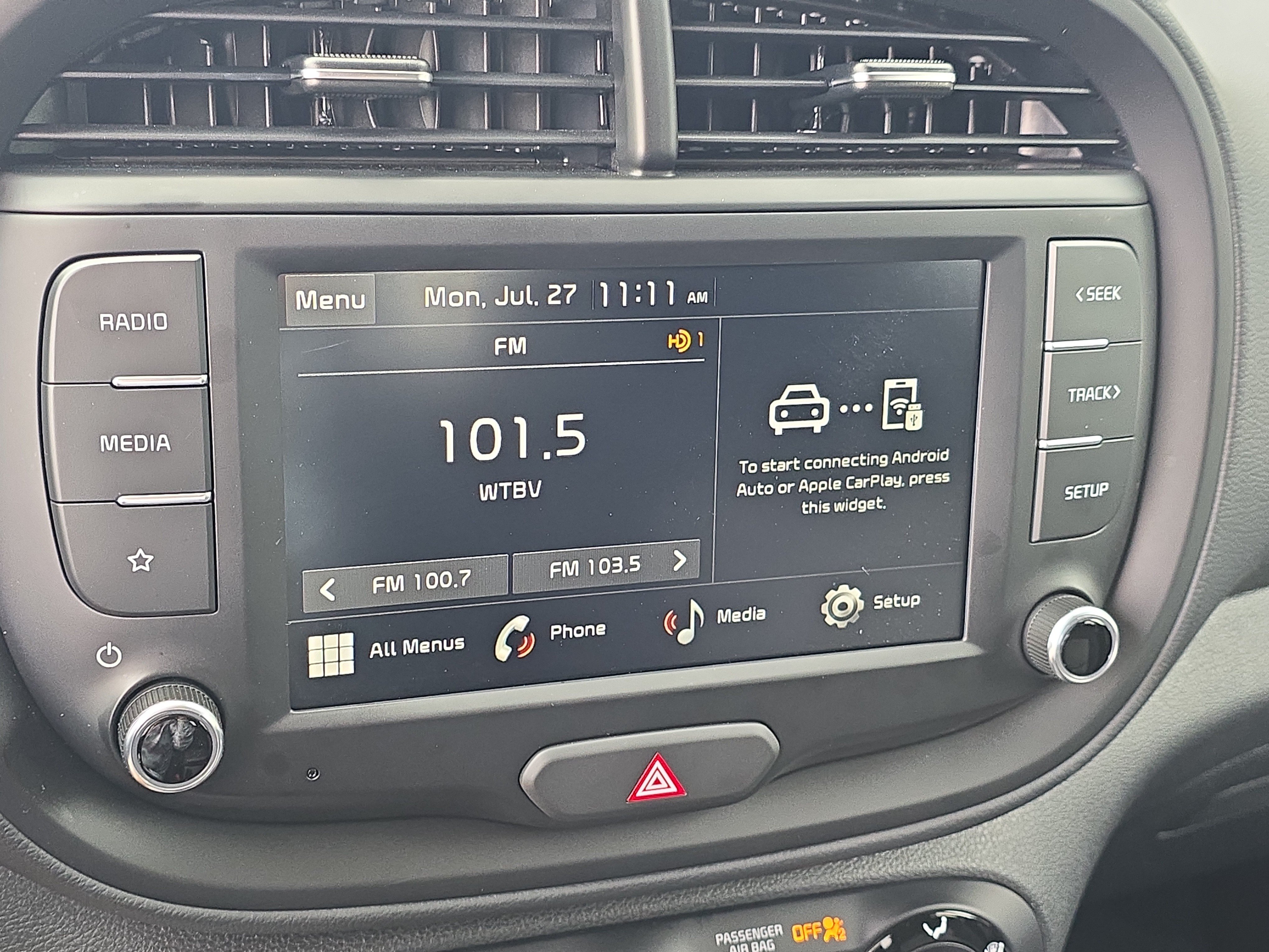 Certified Used 2025 Snow White Pearl Kia LX image 22