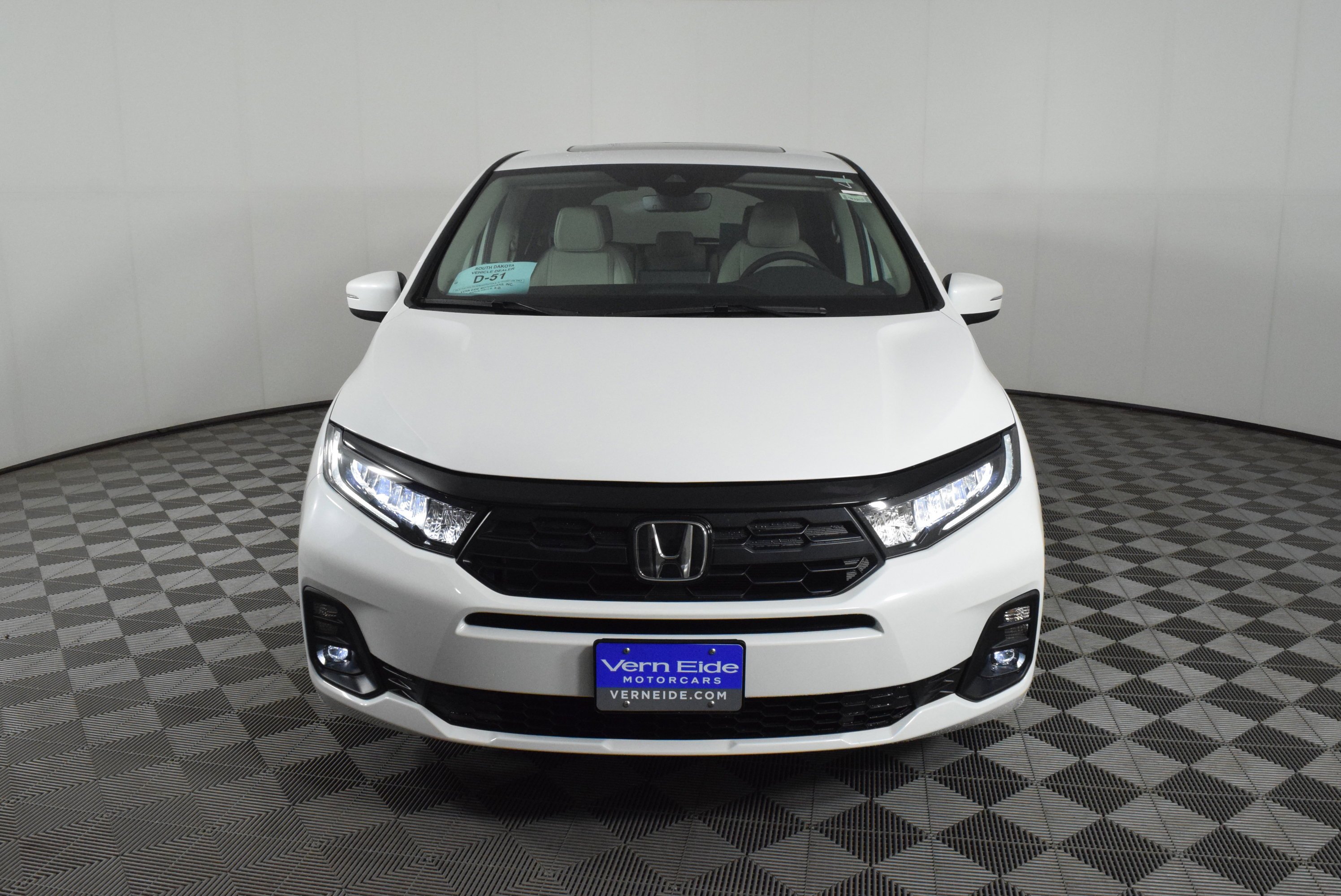 New 2026 Platinum White Pearl Honda EX-L image 3