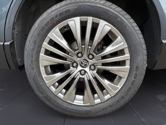 Used 2022 Coastal Gray Metallic Toyota Limited image 43