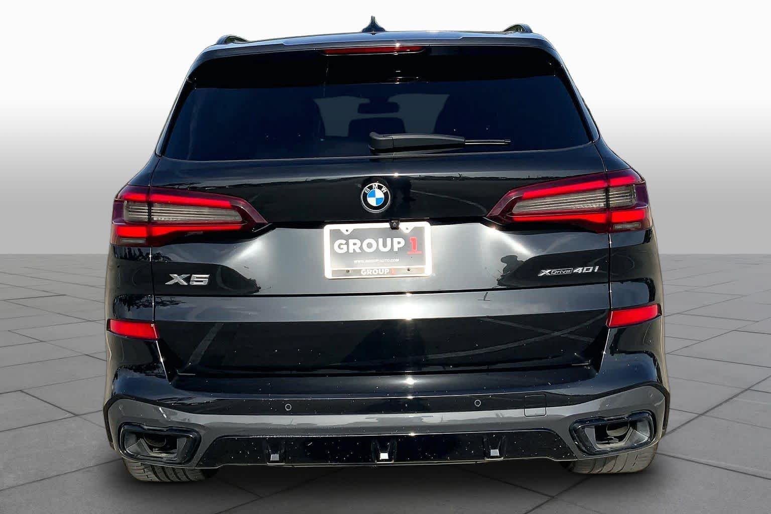 Used 2022 Black Sapphire Metallic BMW xDrive40i image 5