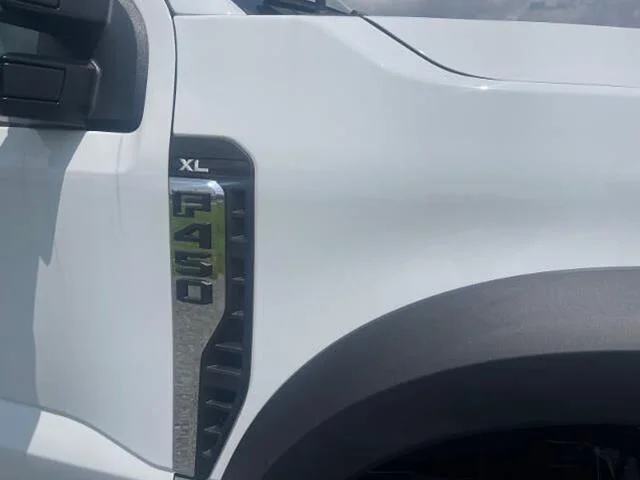 New 2026 Oxford White Ford F-450® XL image 15