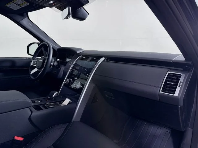 Certified Used 2025 Black Land Rover S image 31