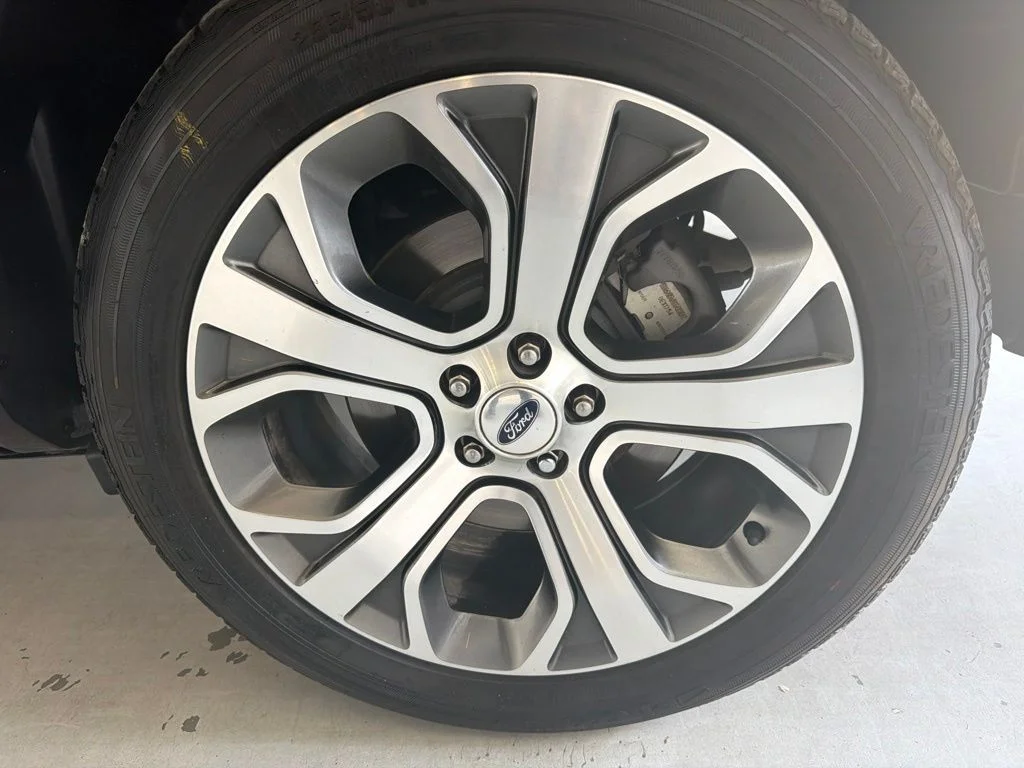 Used 2019 Black Metallic Ford Platinum image 12