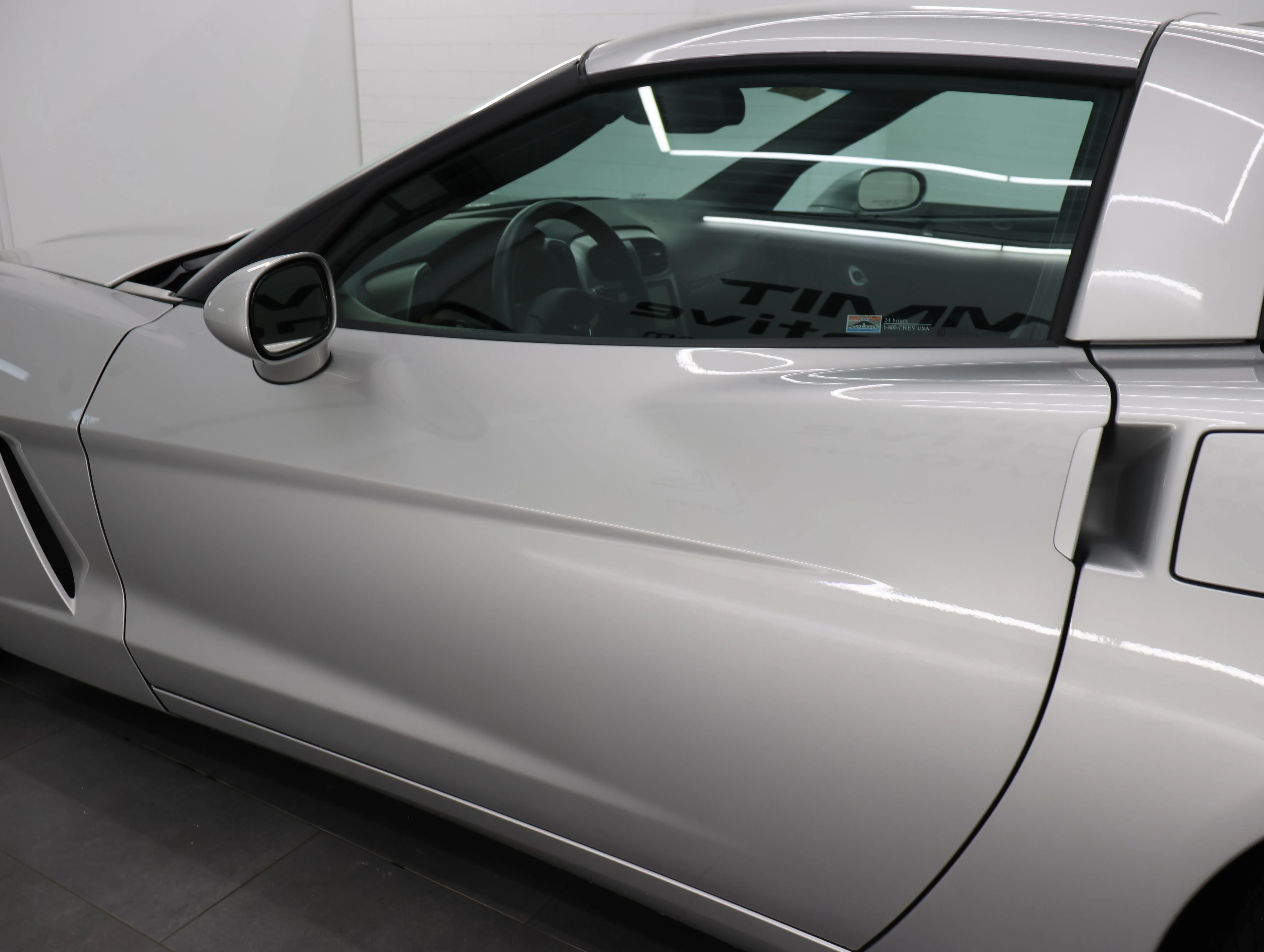 Used 2005 Machine Silver Metallic Chevrolet Base image 25