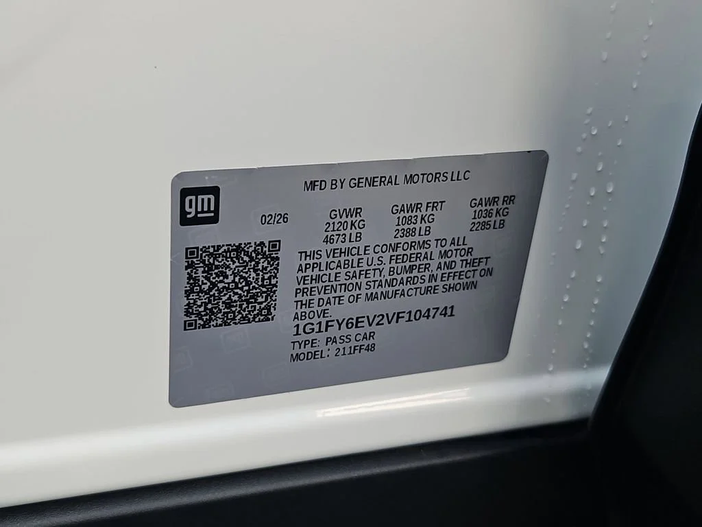 New 2027 Summit White Chevrolet LT image 32