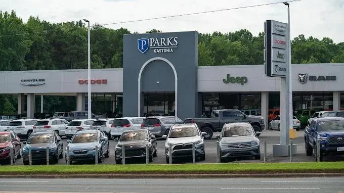 Used 2023  Jeep 4xe image 3