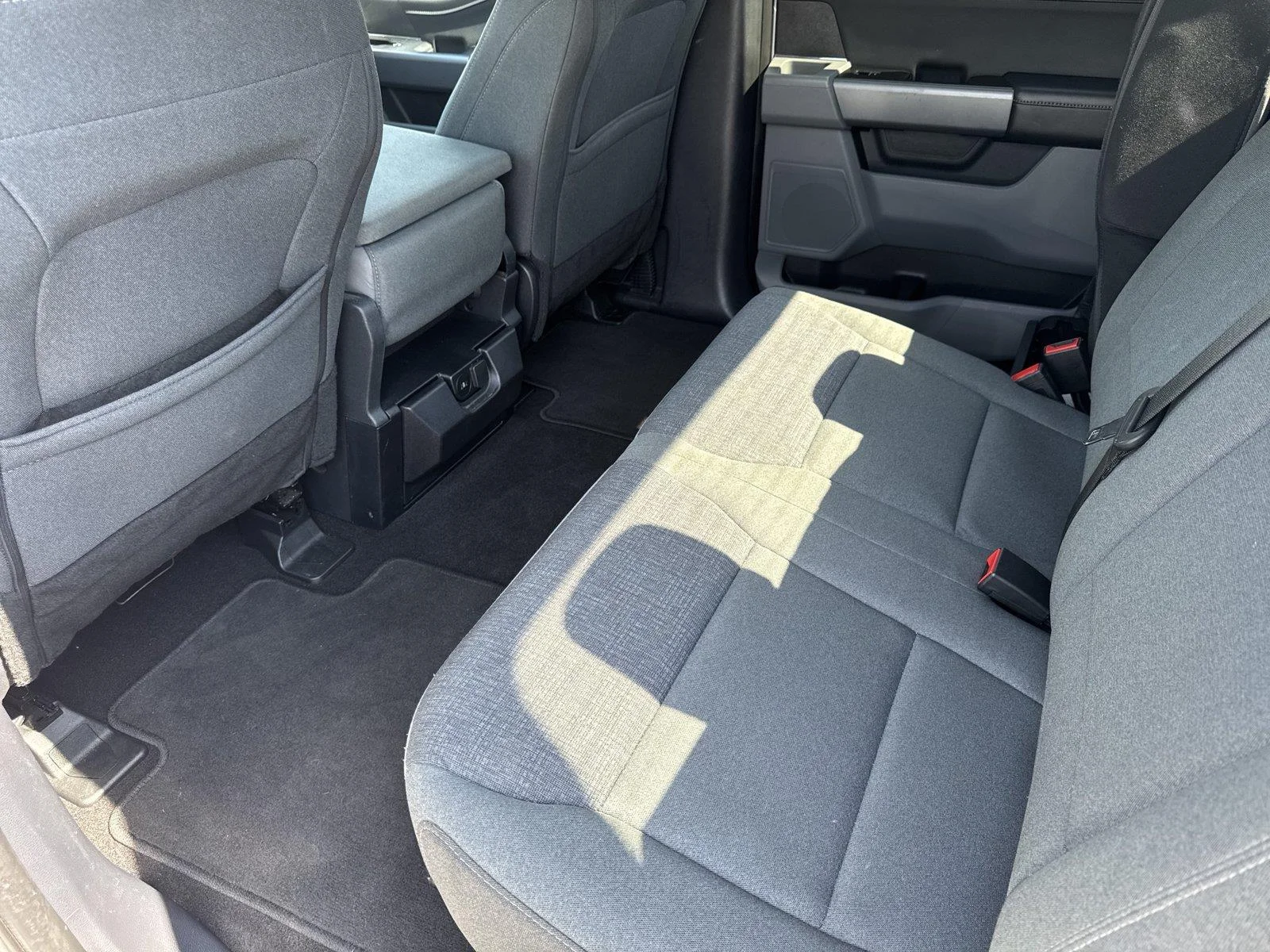 Used 2025 Oxford White Ford XLT image 26