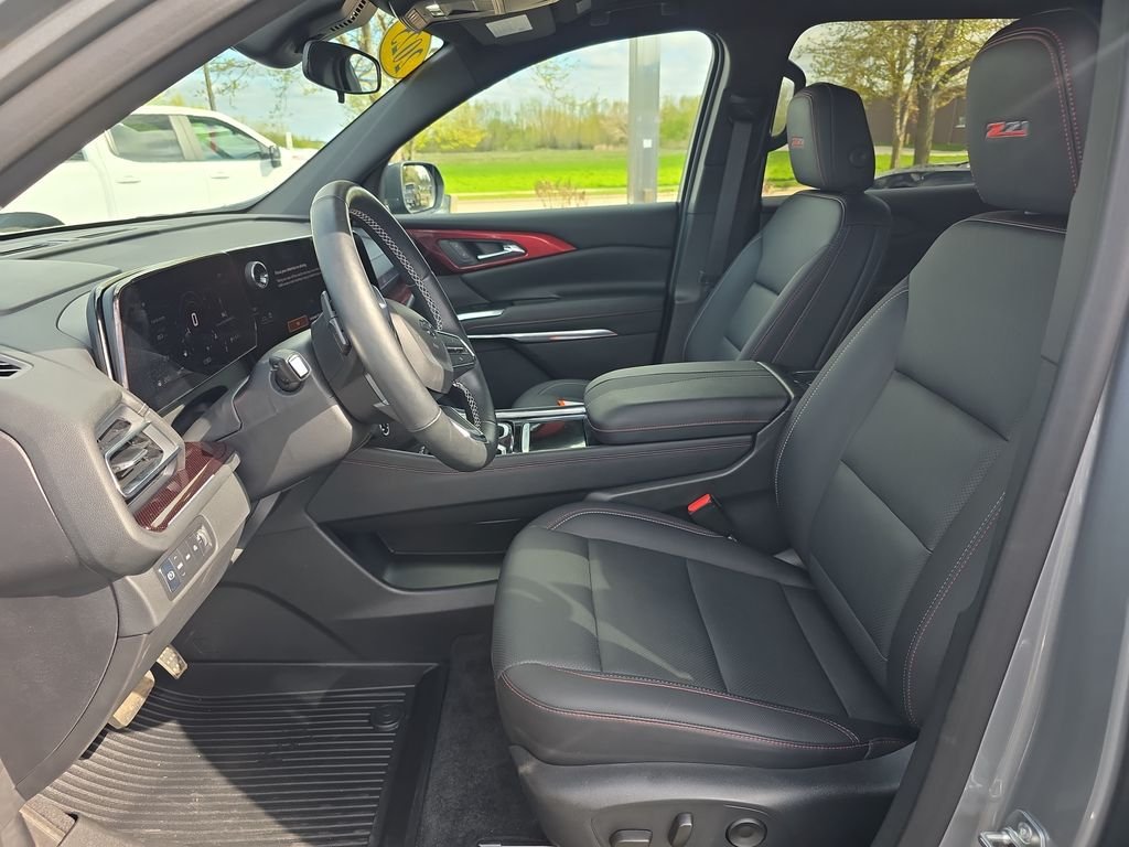 Used 2025 Gray Chevrolet Z71 image 11