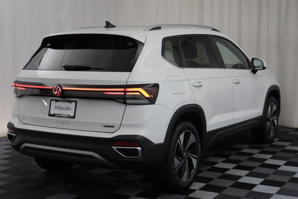 New 2026 Pure White Volkswagen 1.5T SE image 17