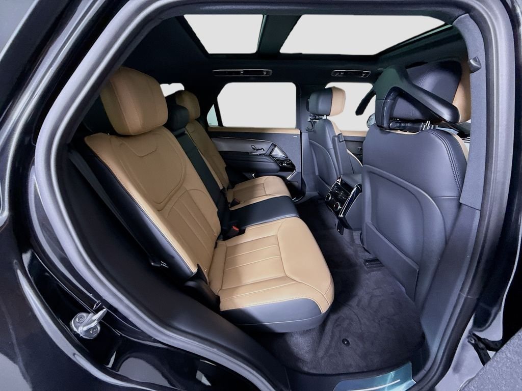 New 2026 Santorini Black LAND ROVER Dynamic SE image 24